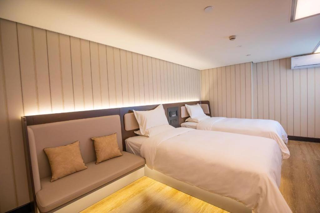 Hanting Hotel Guangzhou Tianhe Exterior photo